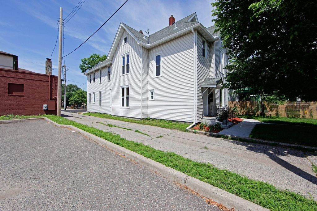 Photo of 1926 15th Avenue S, Minneapolis, MN 55404 (MLS # 7060996)