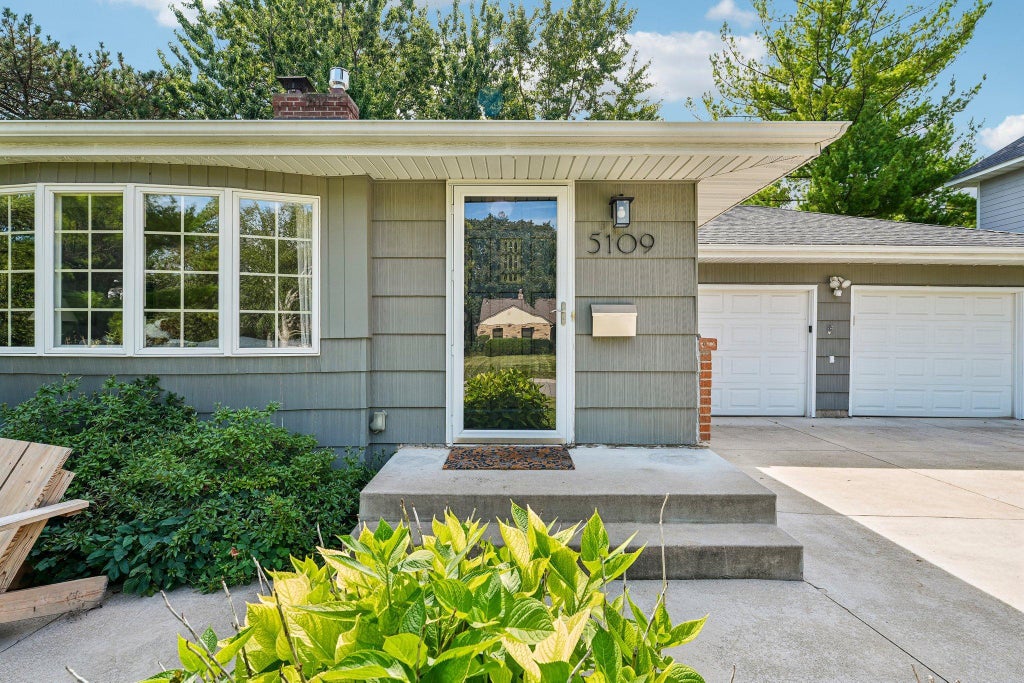 Photo of 5109 Grove Street, Edina, MN 55436 (MLS # 7150513)