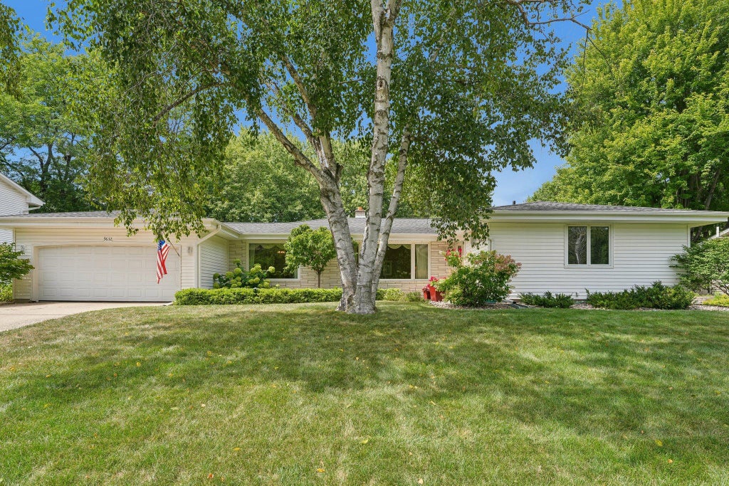 Photo of 9632 Oxborough Road, Bloomington, MN 55437 (MLS # 7131833)