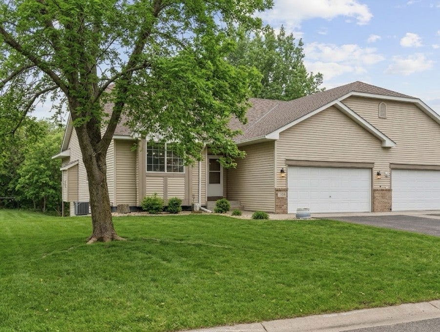 Photo of 13761 Dorothy Drive, Rogers, MN 55374 (MLS # 7155283)