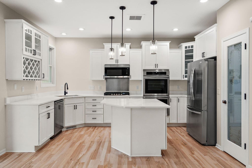 Photo of 15403 Plumstone Drive, Eden Prairie, MN 55347 (MLS # 7166479)