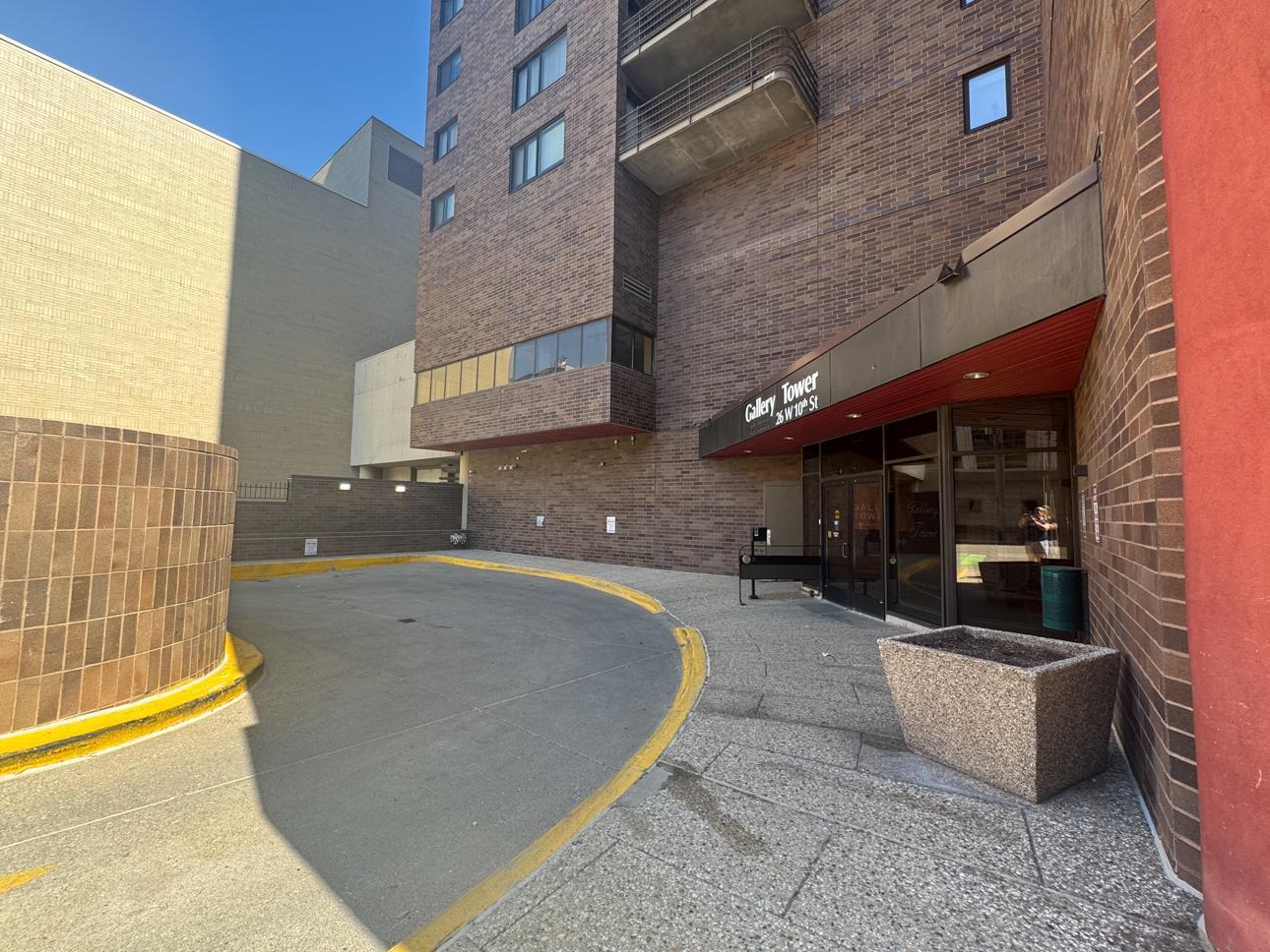 26 10th Street W 1701