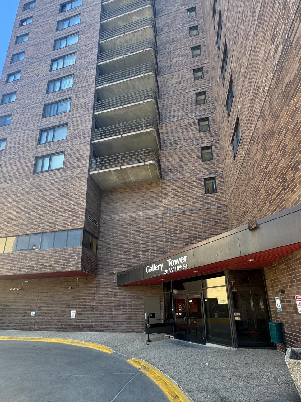 26 10th Street W 1701