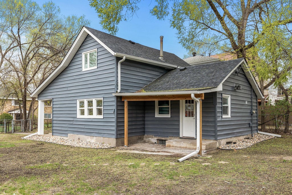 Photo of 633 Polk Street NE, Minneapolis, MN 55413 (MLS # 7139316)