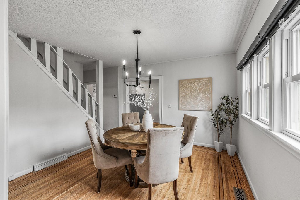 Photo of 633 Polk Street NE, Minneapolis, MN 55413 (MLS # 7139316)