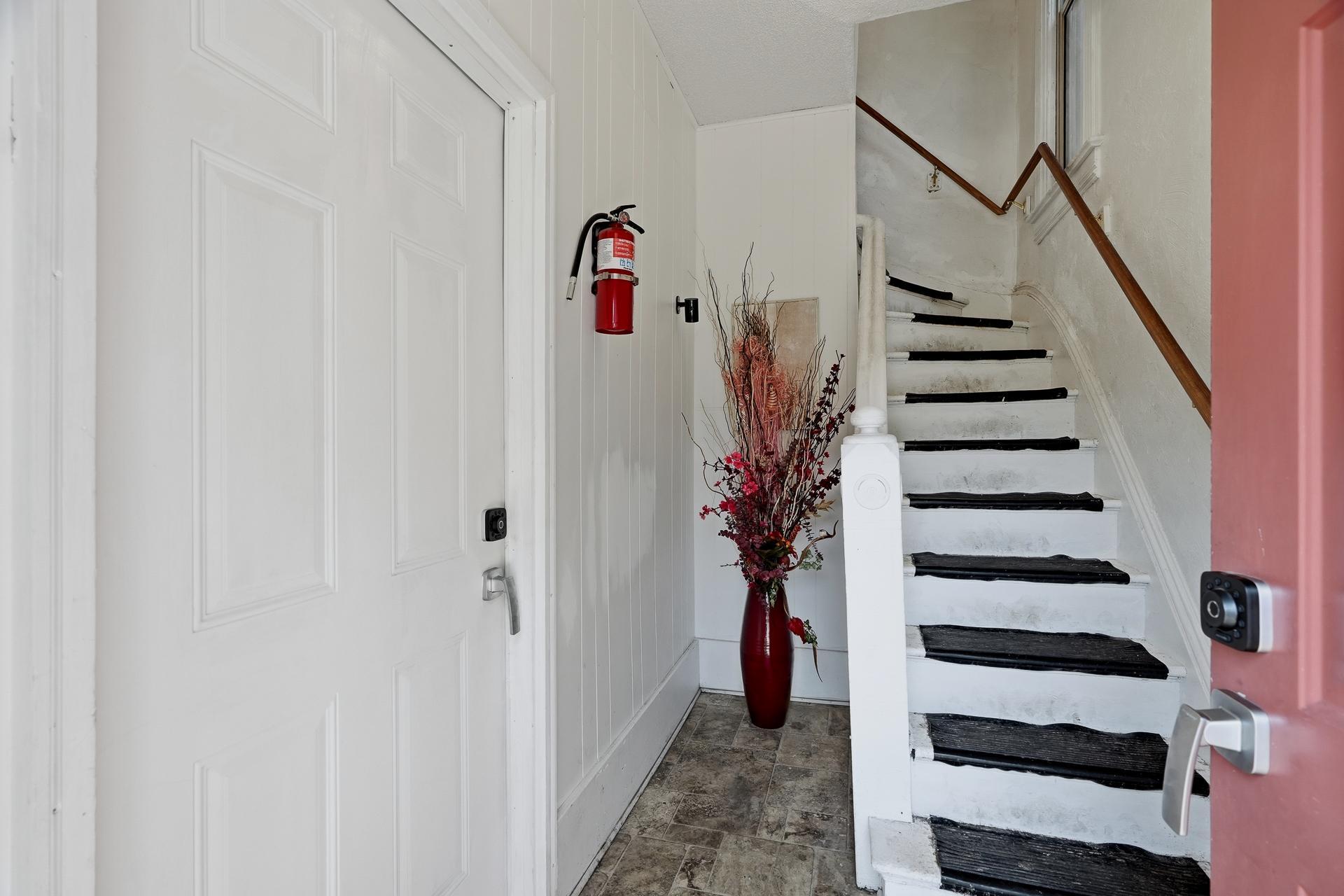 53 Dale Street N