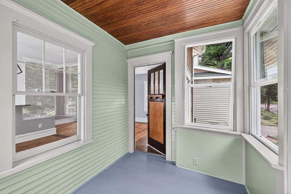 Photo of 1016 Argyle Street, Saint Paul, MN 55103 (MLS # 7106533)