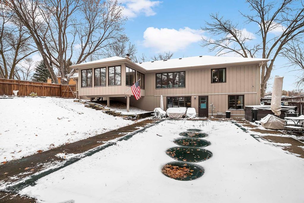 Photo of 16201 Hillcrest Lane Ln, Eden Prairie, MN 55346 (MLS # 6815786)