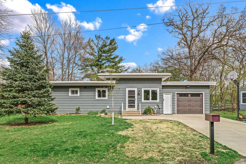 Photo of 908 15th Street SE, Menomonie, WI 54751 (MLS # 7064912)