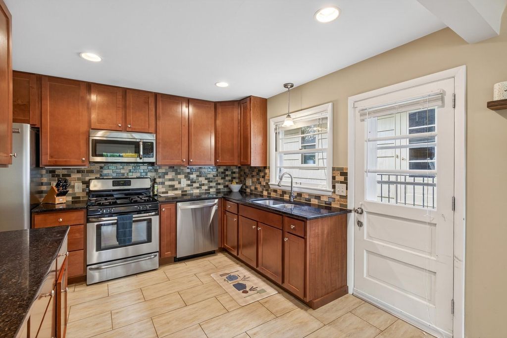 Photo of 3049 Sumter Avenue S, Saint Louis Park, MN 55426 (MLS # 7068882)