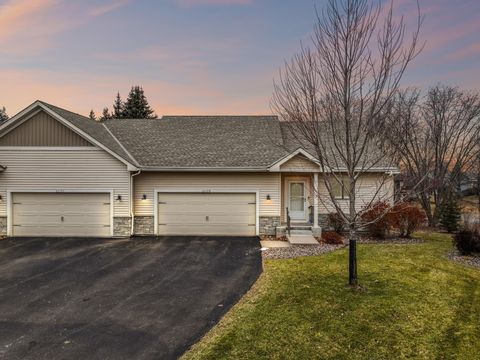 2075 Cardinal Glen North Saint Paul MN 55109
