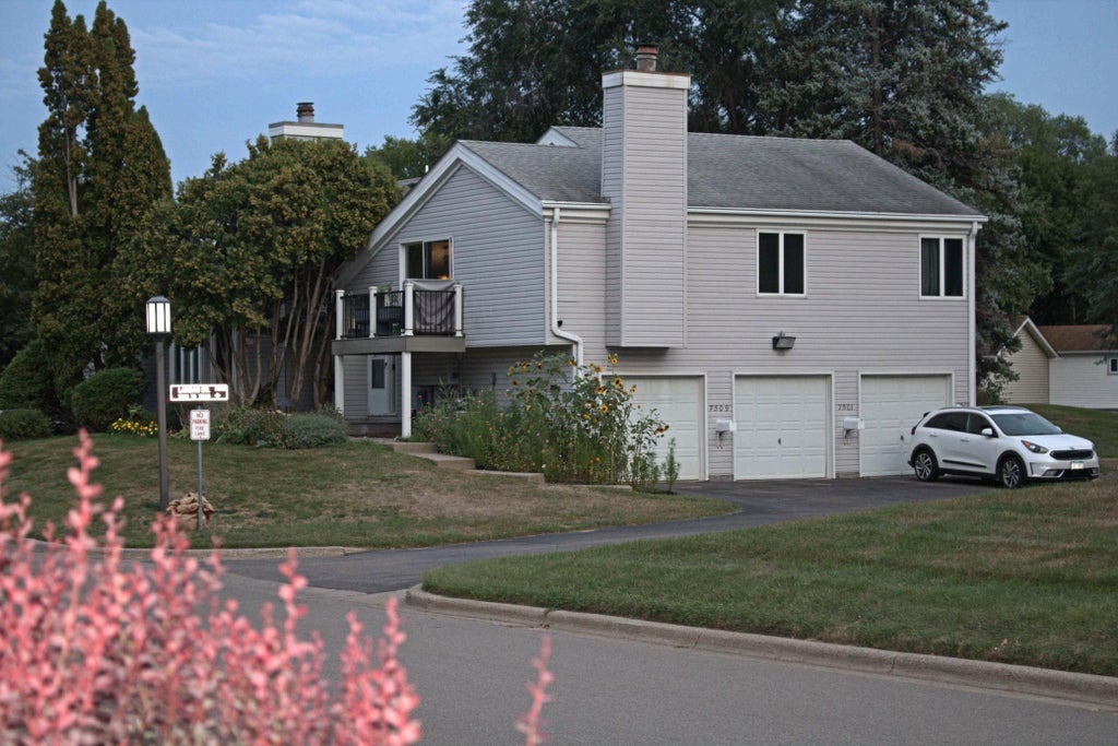 Photo of 7509 Landau Drive, Bloomington, MN 55438 (MLS # 7139071)