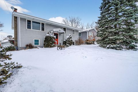 585 Cottage Avenue W Saint Paul MN 55117