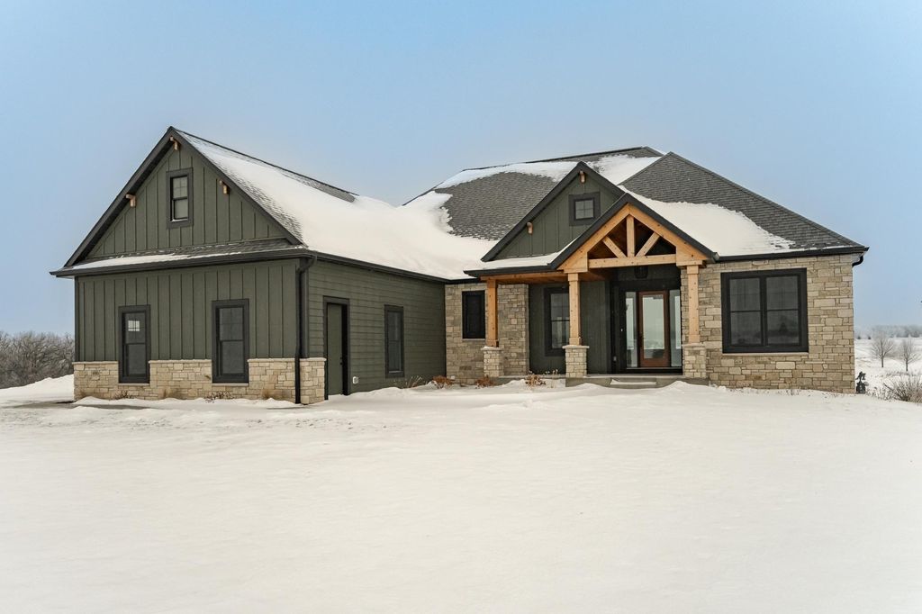 Photo of 4980 Royal Oaks Circle SW, Rochester, MN 55902 (MLS # 7000150)