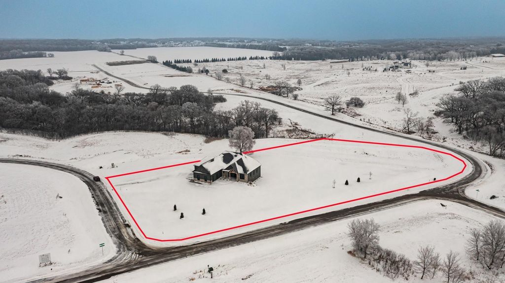 Photo of 4980 Royal Oaks Circle SW, Rochester, MN 55902 (MLS # 7000150)