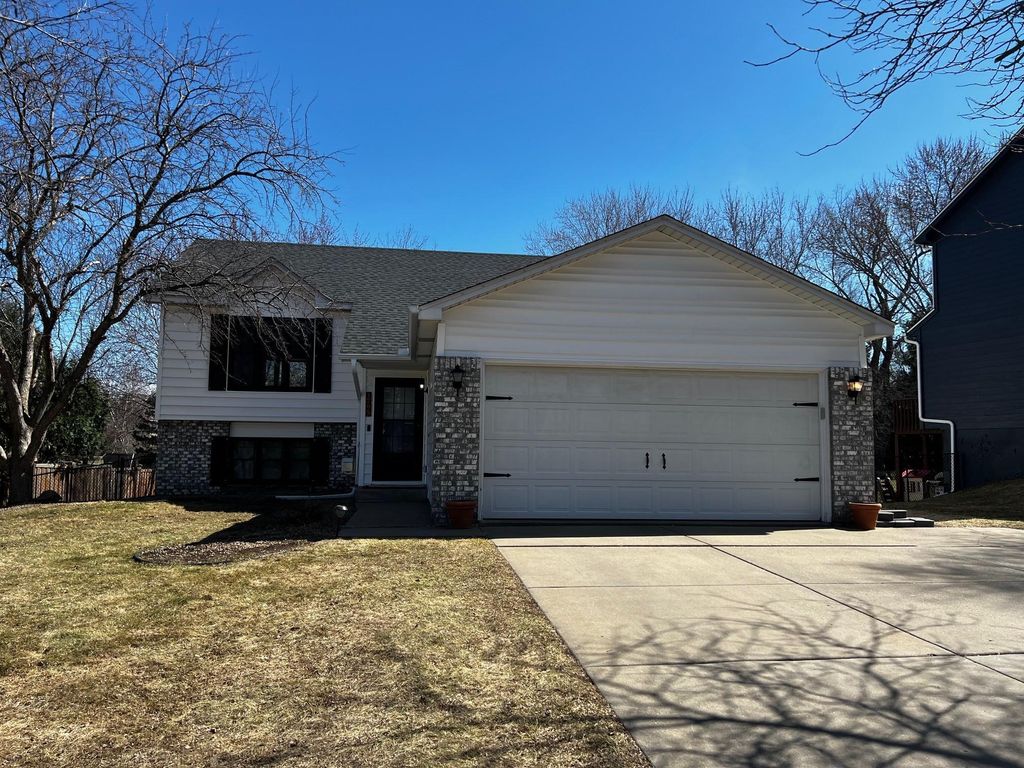 Photo of 1795 Windjammer Drive, Woodbury, MN 55125 (MLS # 7041394)