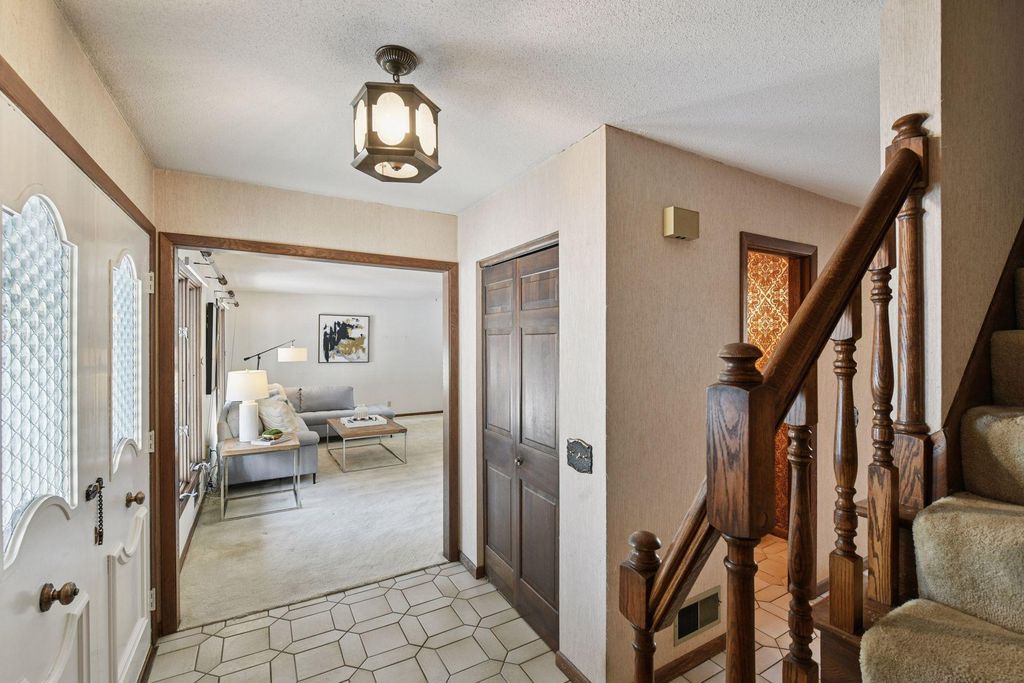 Photo of 5942 Fairwood Lane, Minnetonka, MN 55345 (MLS # 7009373)