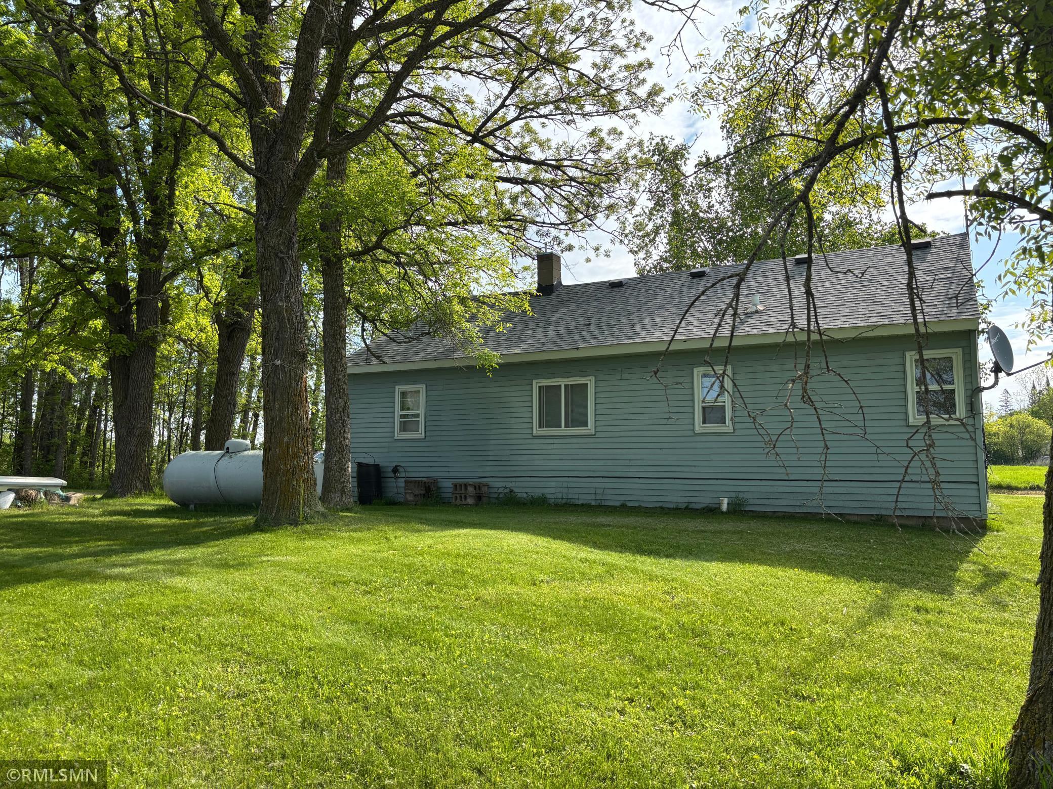 290 Nelson Avenue W