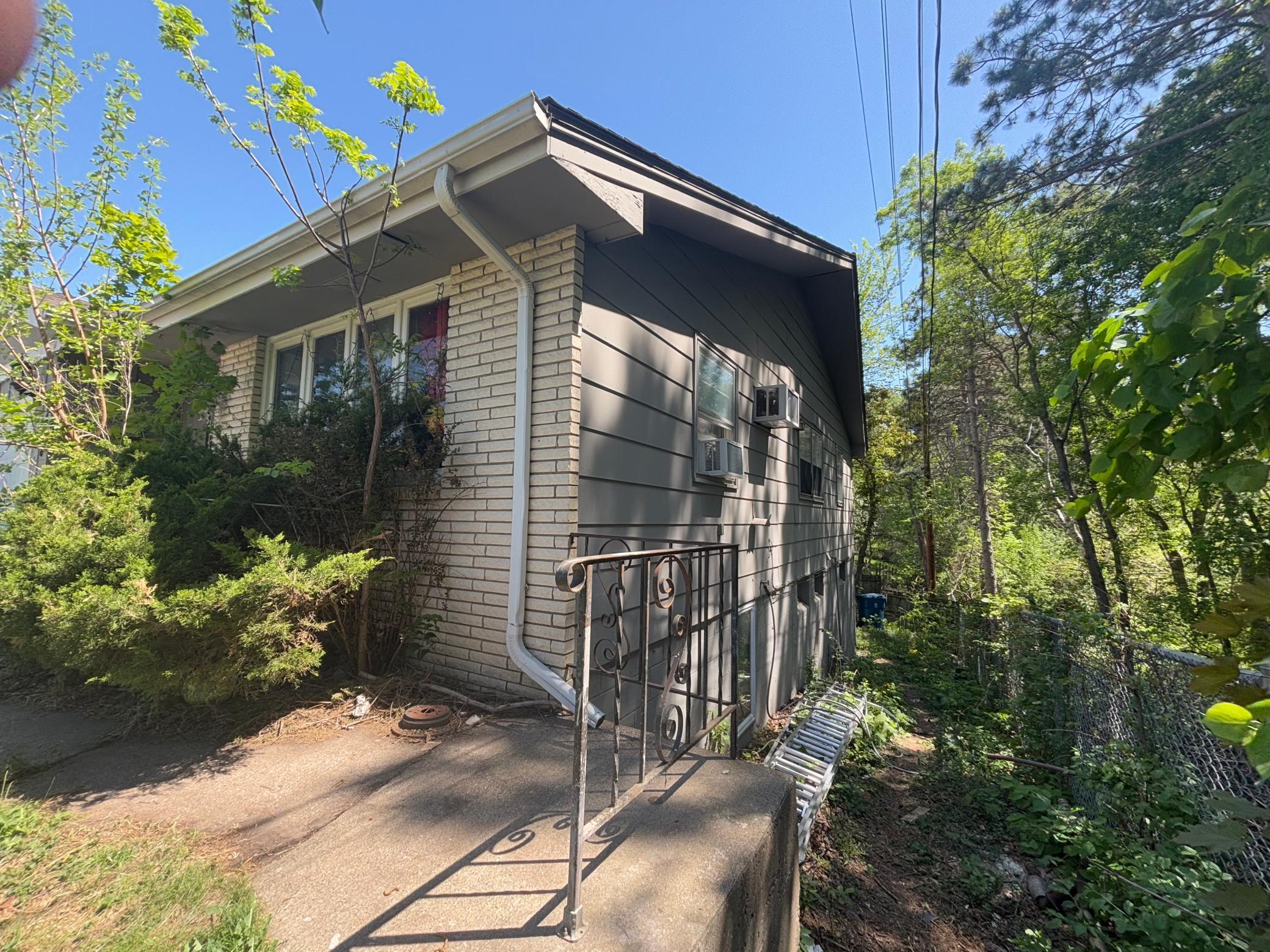 1430 Bradley Street