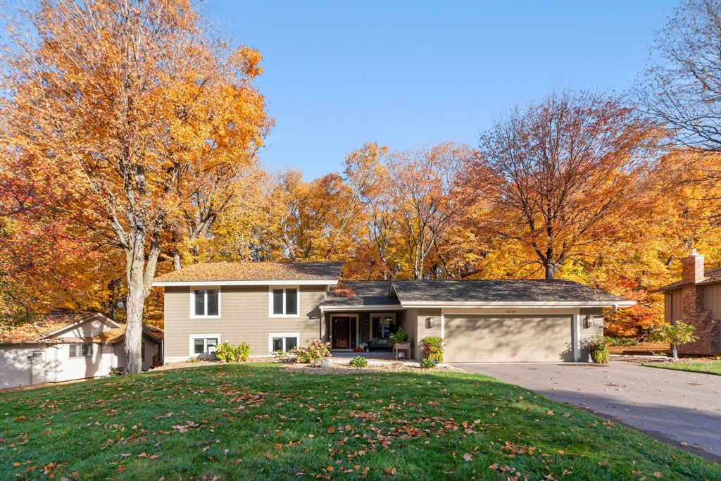 Photo of 10730 34th Avenue N, Plymouth, MN 55441 (MLS # 7001835)