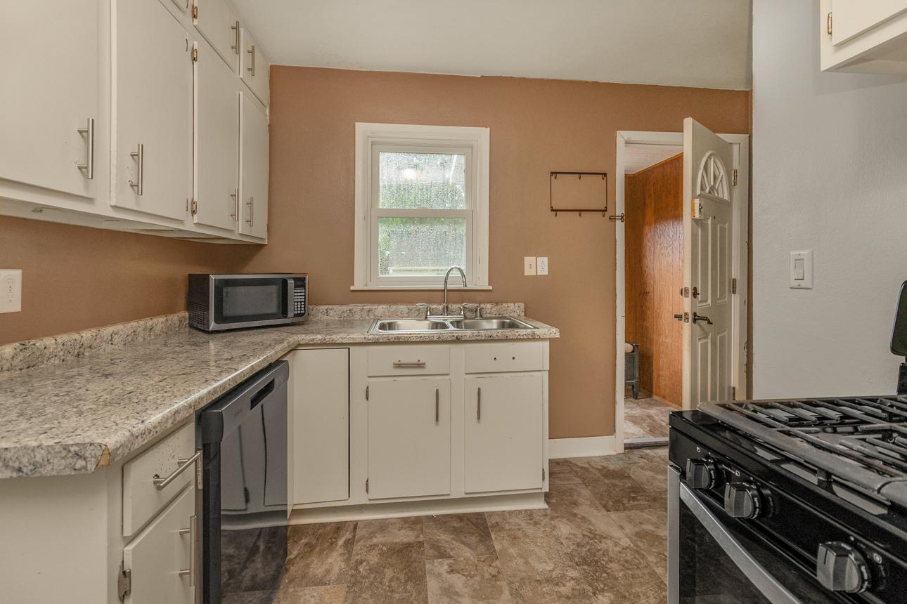 87 Wheelock Parkway W
