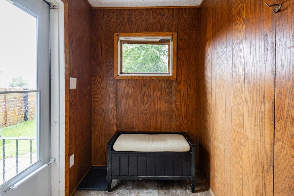 Photo of 87 Wheelock Parkway W, Saint Paul, MN 55117 (MLS # 7095061)