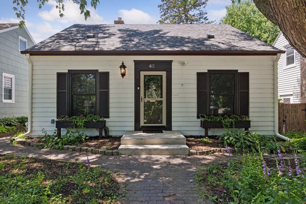 Photo of 40 Penn Avenue S, Minneapolis, MN 55405 (MLS # 7015950)