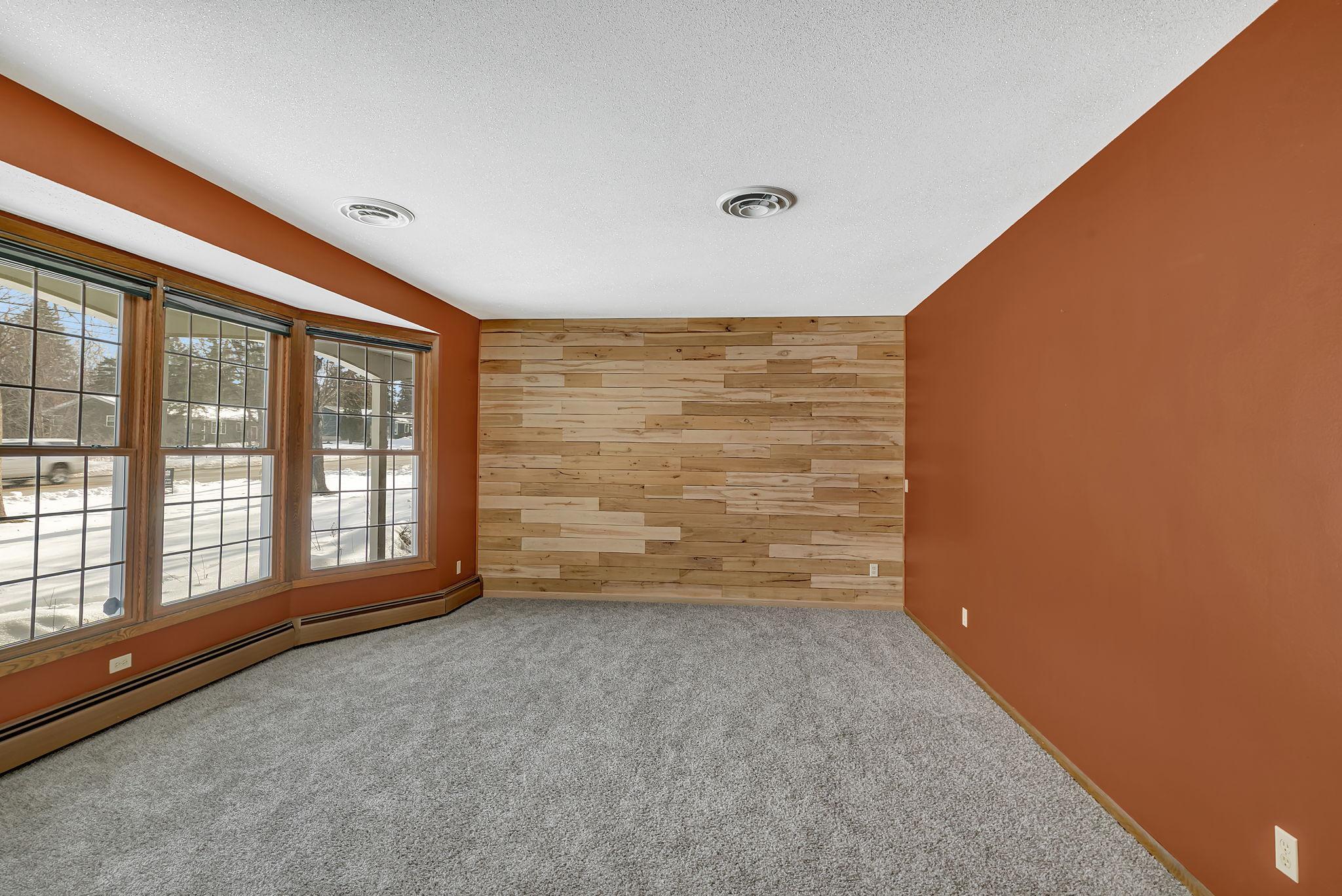 1335 Cooper Avenue S