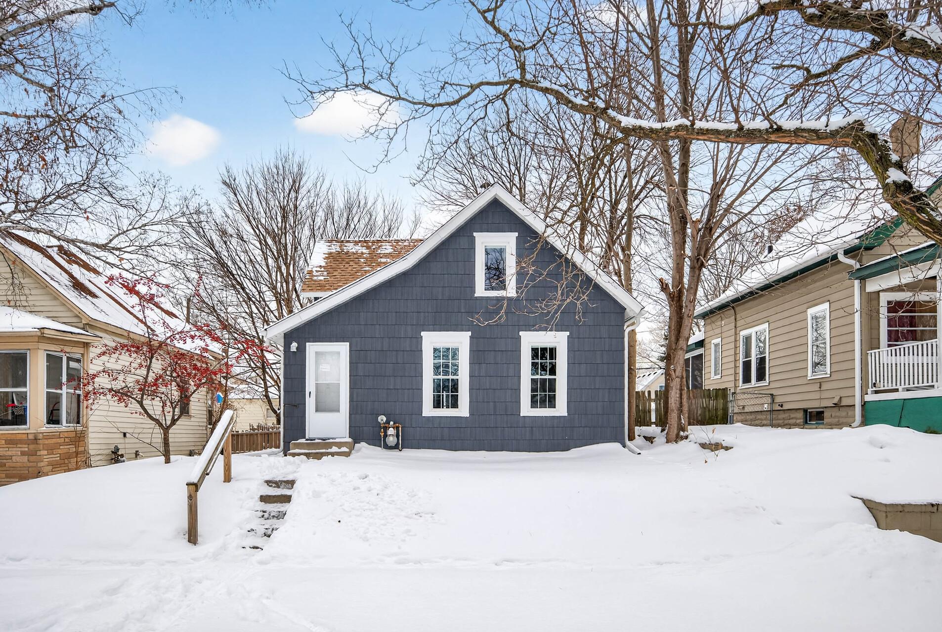 1332 Margaret Street