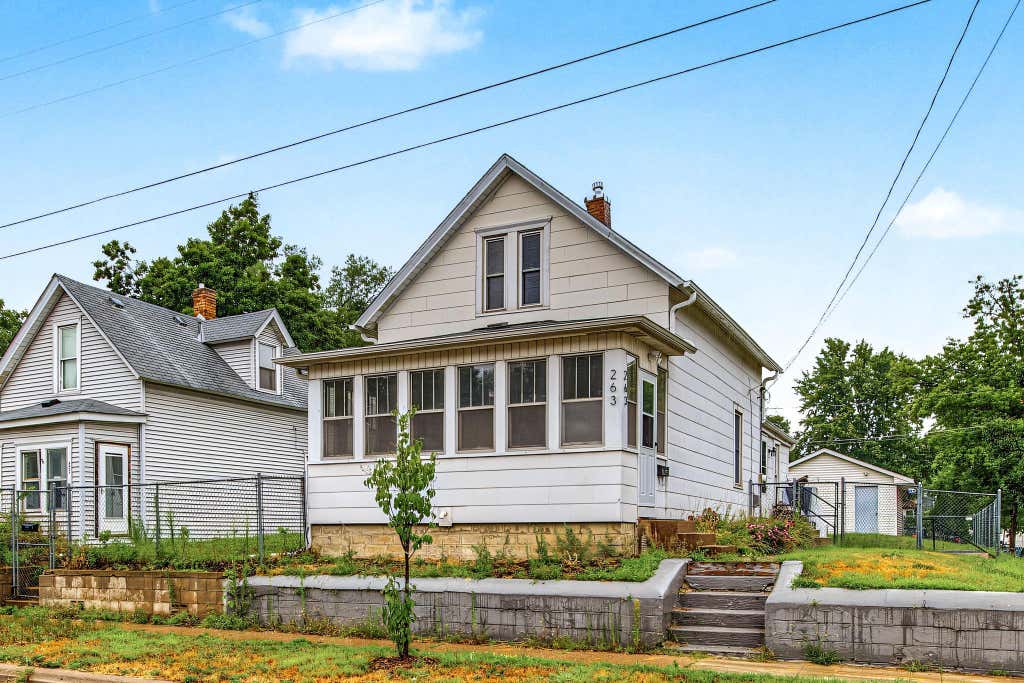 Photo of 263 Cottage Avenue W, Saint Paul, MN 55117 (MLS # 7120021)