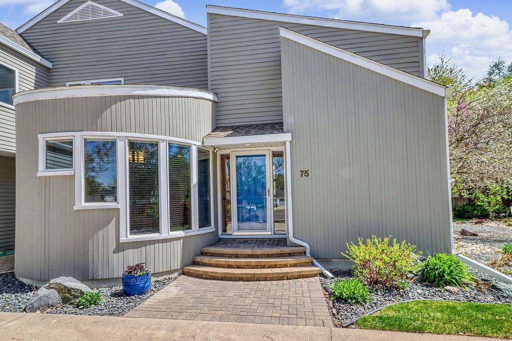 Photo of 75 Prairiewood Drive S, Fargo, ND 58103 (MLS # 7072132)