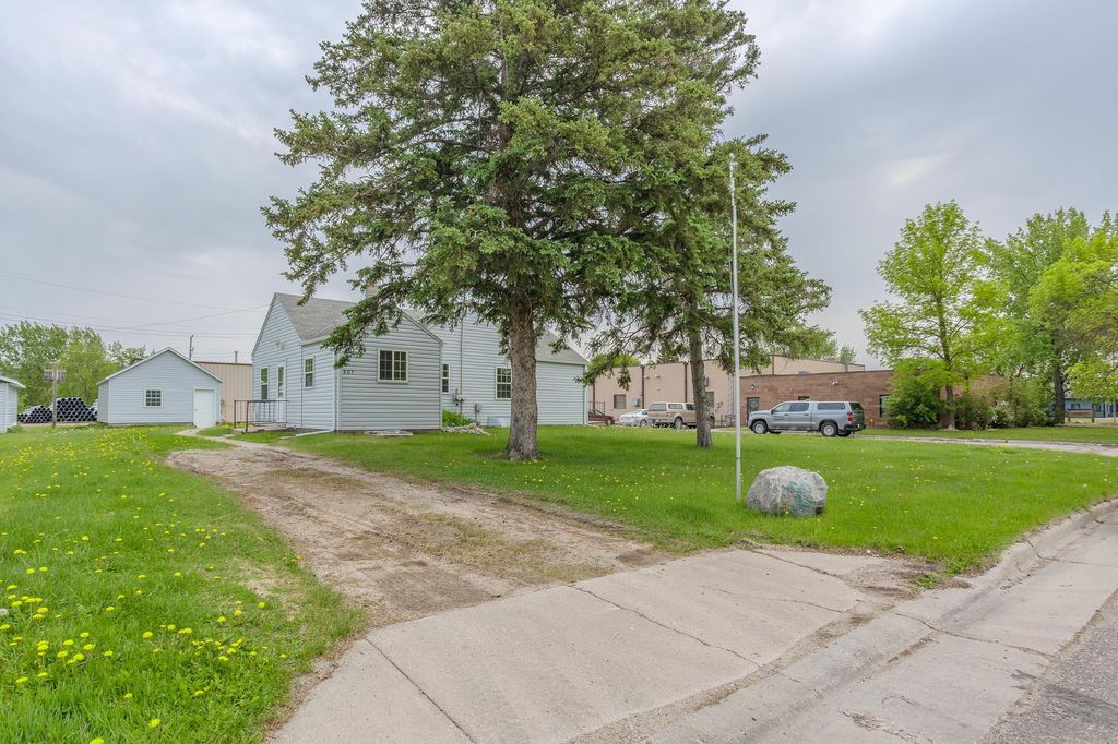 Photo of 607 Saint Johns Avenue, Red Lake Falls, MN 56750 (MLS # 7053380)