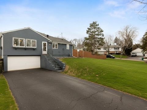 2864 Aglen Street Roseville MN 55113