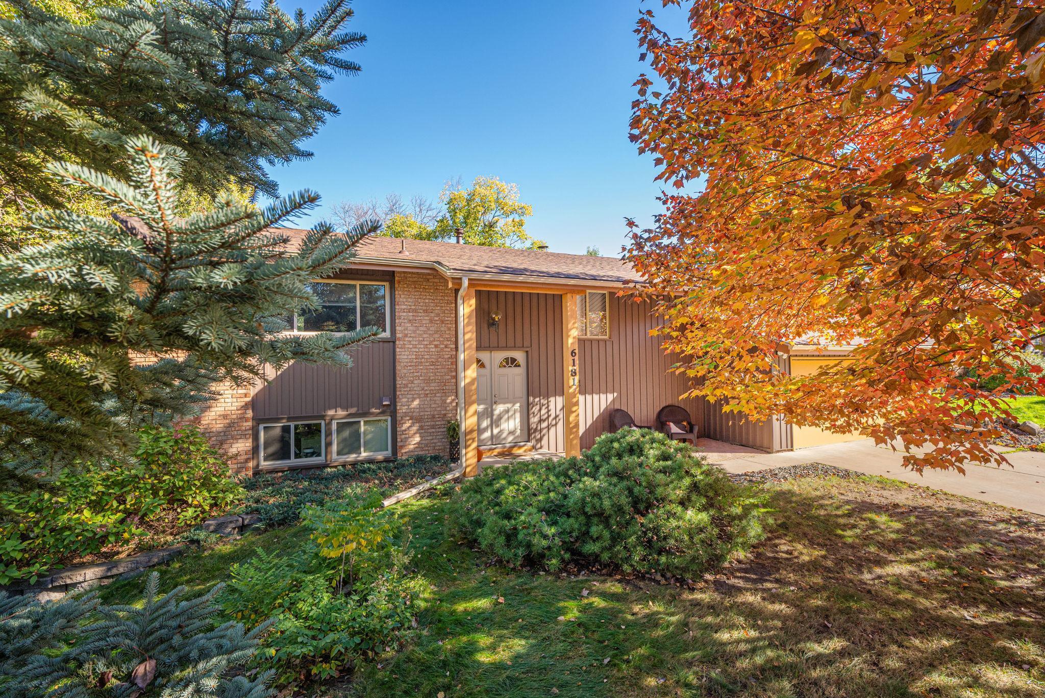 6181 Benjamin Street NE