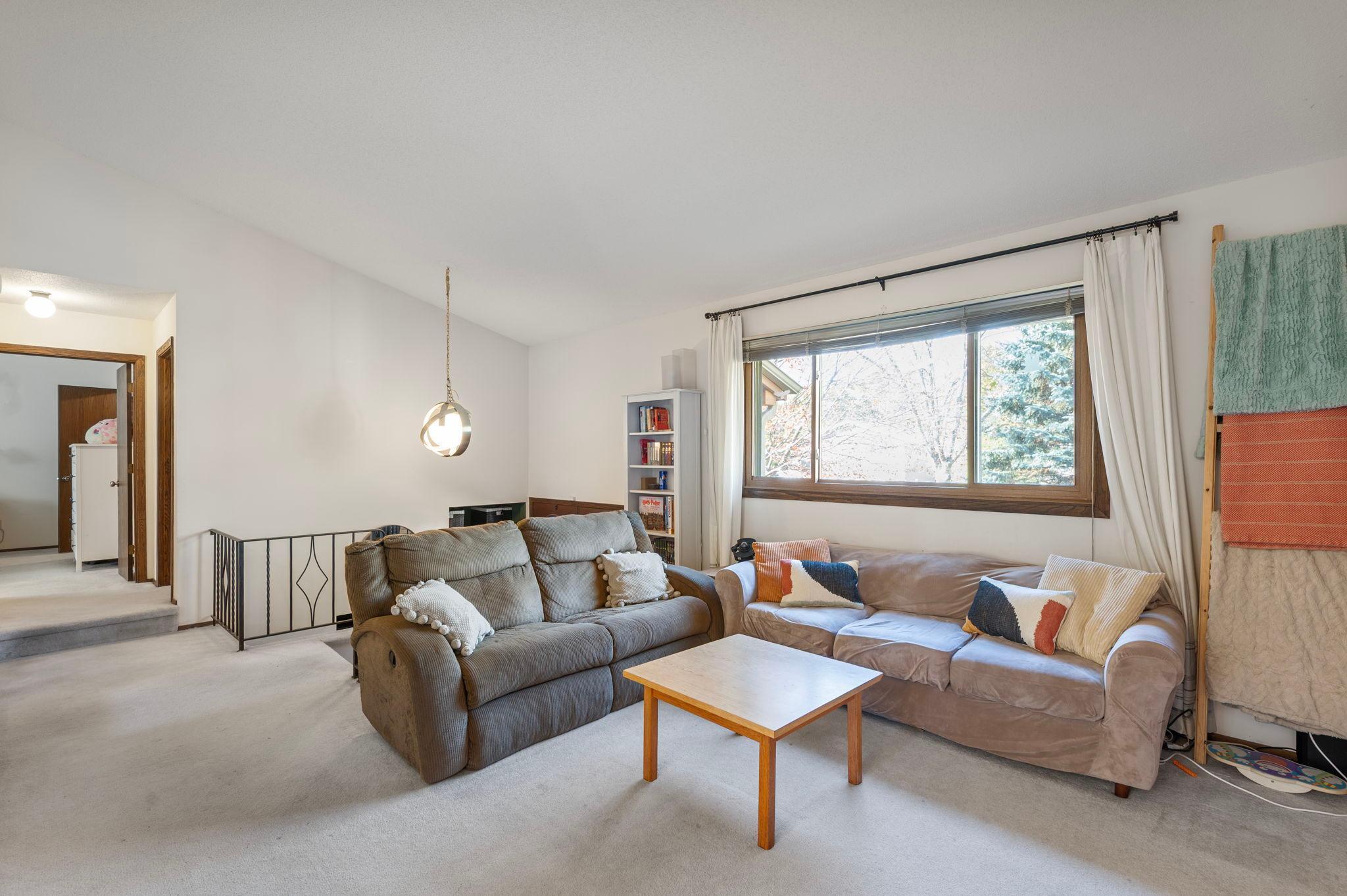 6181 Benjamin Street NE