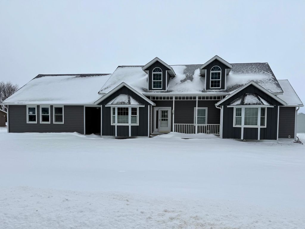 Photo of 308 S Range Road, Springfield, MN 56087 (MLS # 6825193)