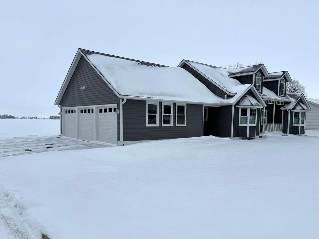 Photo of 308 S Range Road, Springfield, MN 56087 (MLS # 6825193)