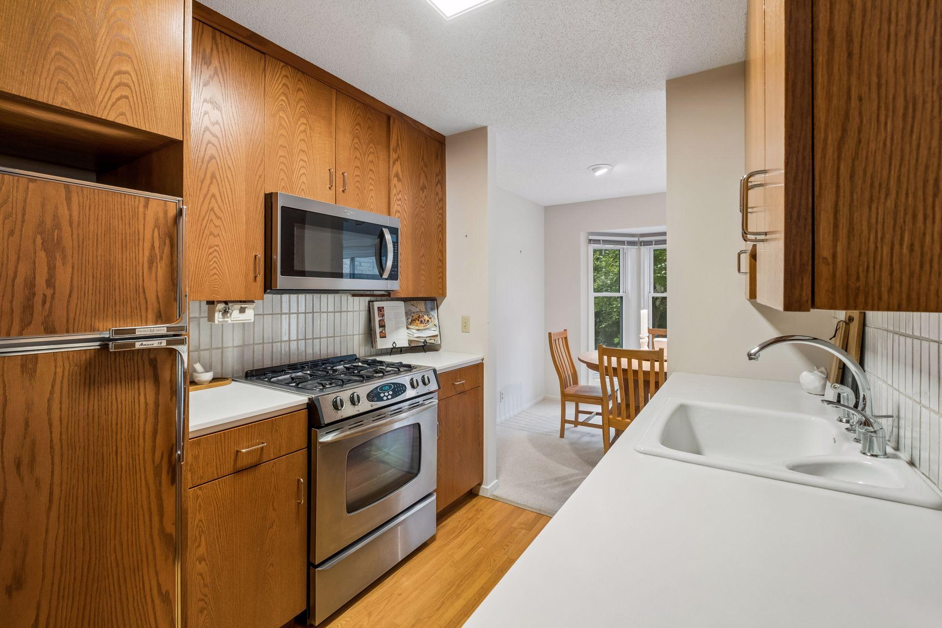 1926 Dupont Avenue S