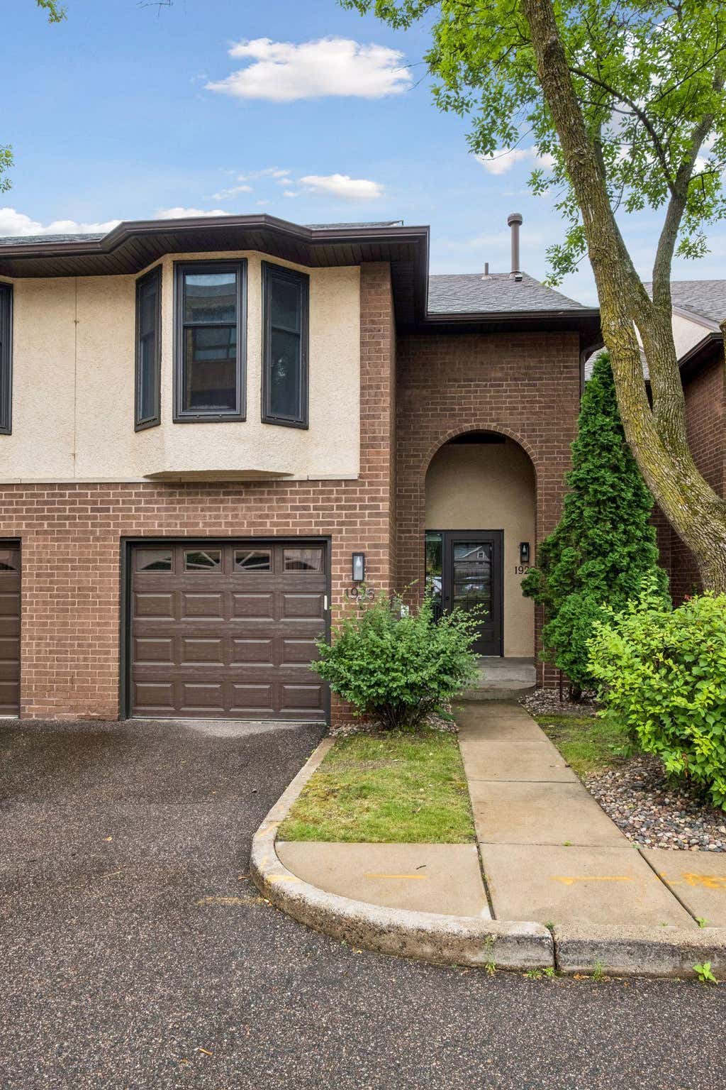 Photo of 1926 Dupont Avenue S, Minneapolis, MN 55403 (MLS # 7107393)