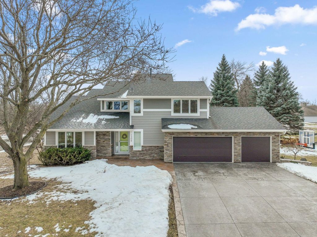 Photo of 1309 Aspen Drive, Burnsville, MN 55337 (MLS # 7022276)