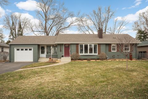 1981 Glenpaul Avenue Arden Hills MN 55112