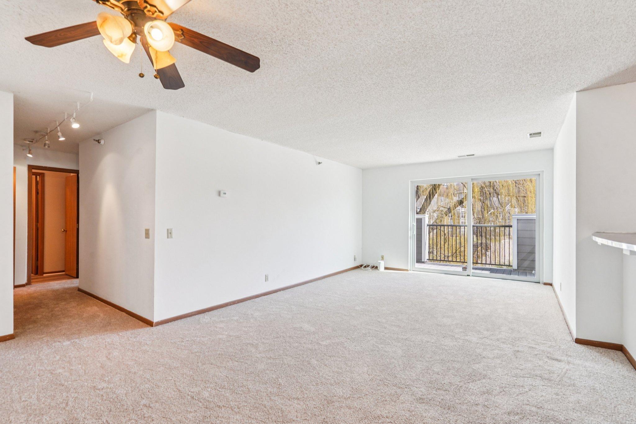 6145 Chasewood Parkway 202