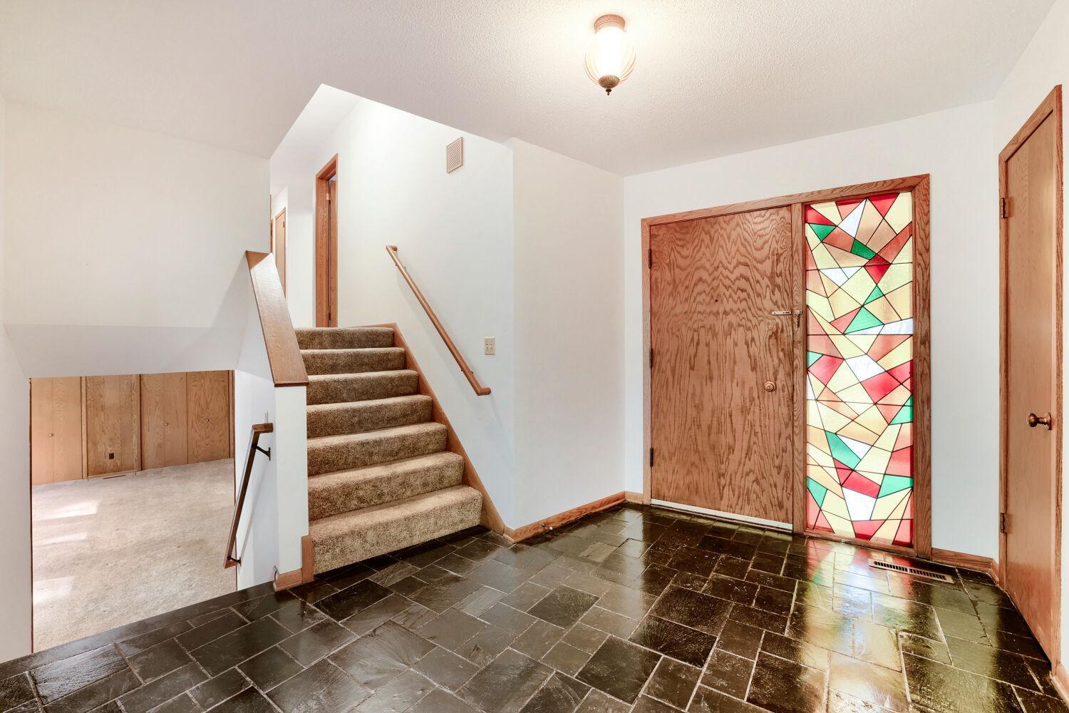 1200 Falls View Court