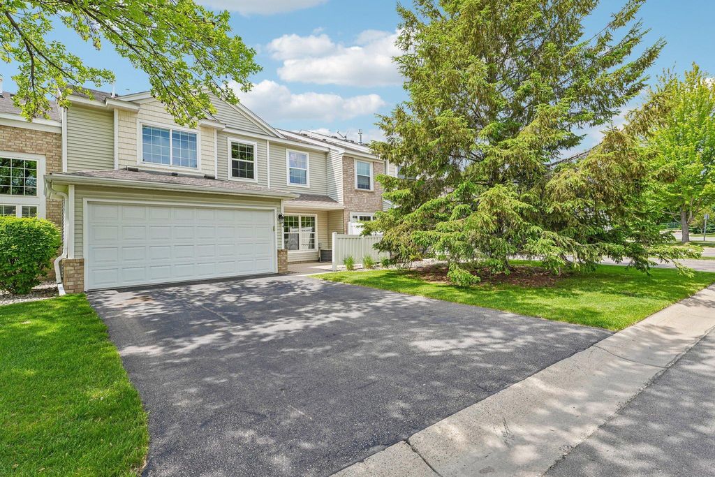 Photo of 2744 Wagon Wheel Trail, Chaska, MN 55318 (MLS # 7077462)