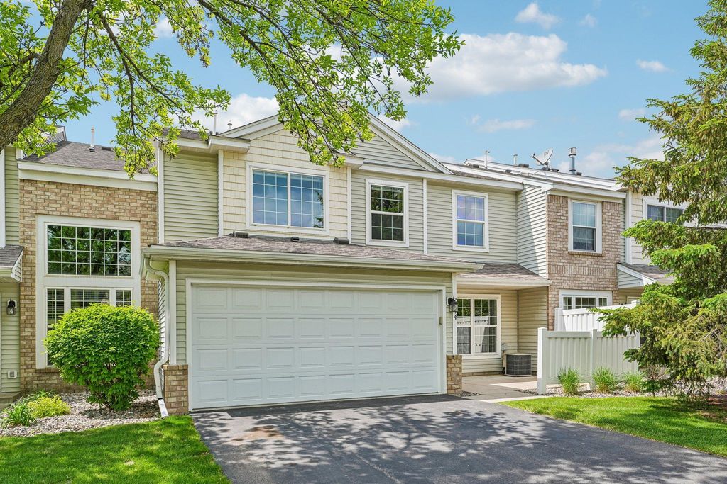 Photo of 2744 Wagon Wheel Trail, Chaska, MN 55318 (MLS # 7077462)