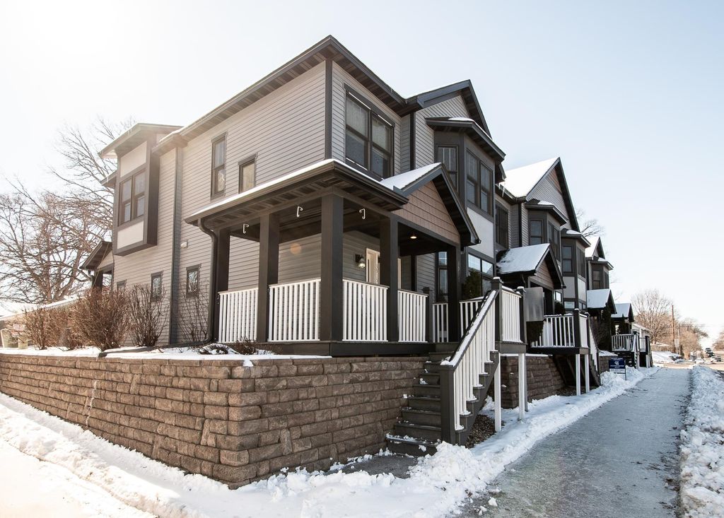 Photo of 3915 36th Avenue N, Robbinsdale, MN 55422 (MLS # 6769559)