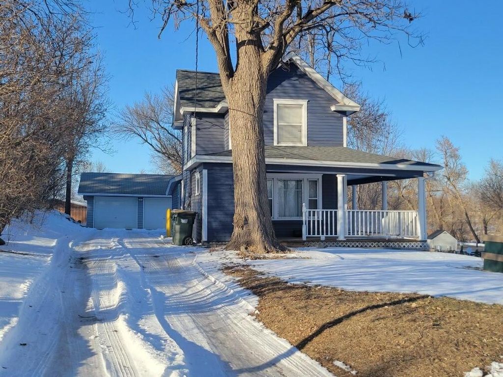 Photo of 352 4th Street N, Brownton, MN 55312 (MLS # 7032151)