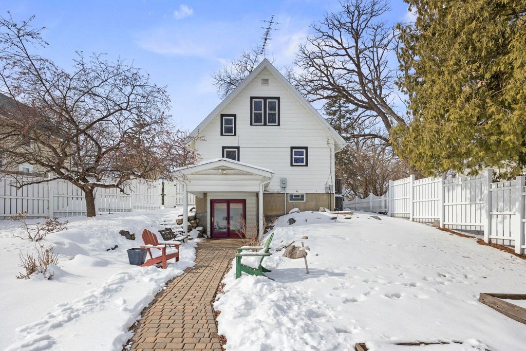 Photo of 645 Hassan Street SE, Hutchinson, MN 55350 (MLS # 7021326)