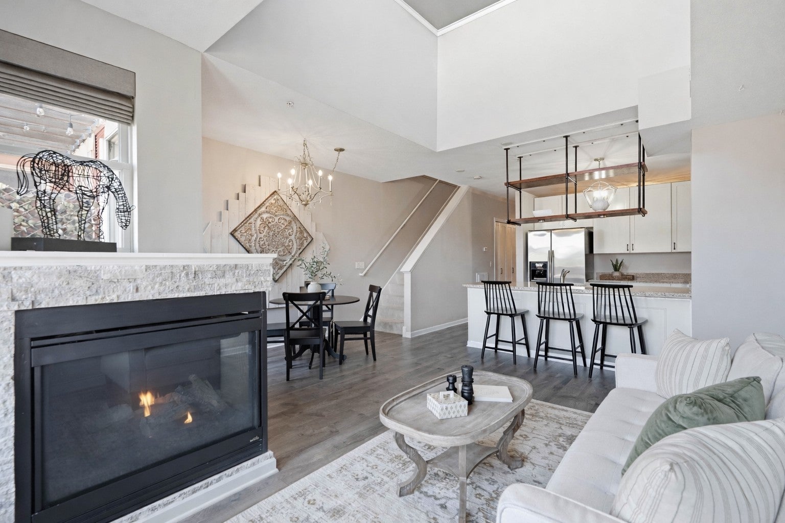 640 Main Street N 42