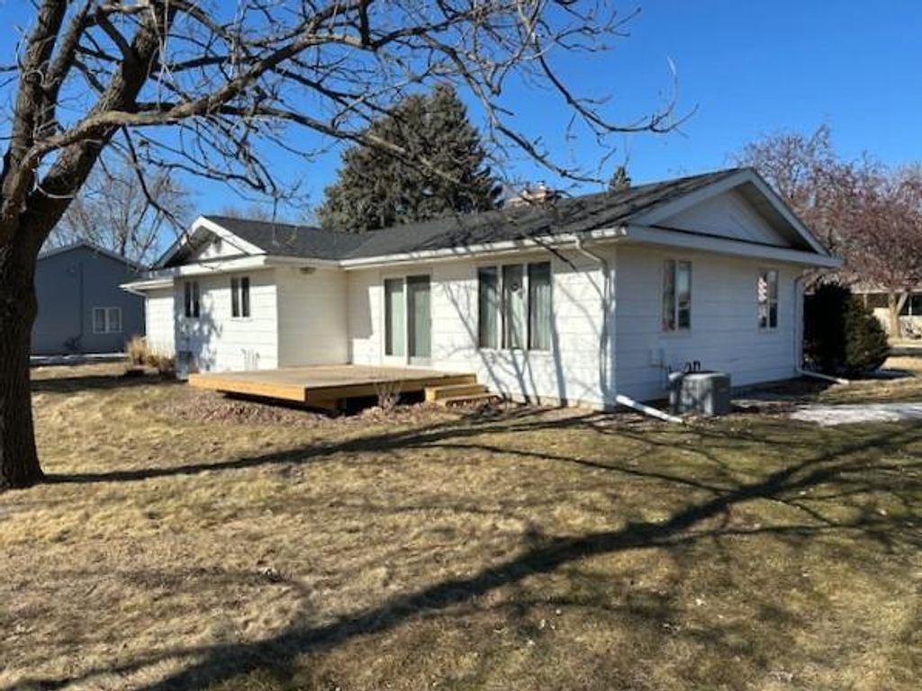 Photo of 105 Buckeye Drive, Montevideo, MN 56265 (MLS # 7022155)